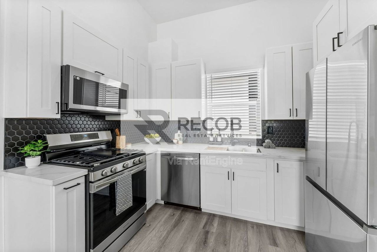 5252 Adams Ave #1 - Photo 5 of 26