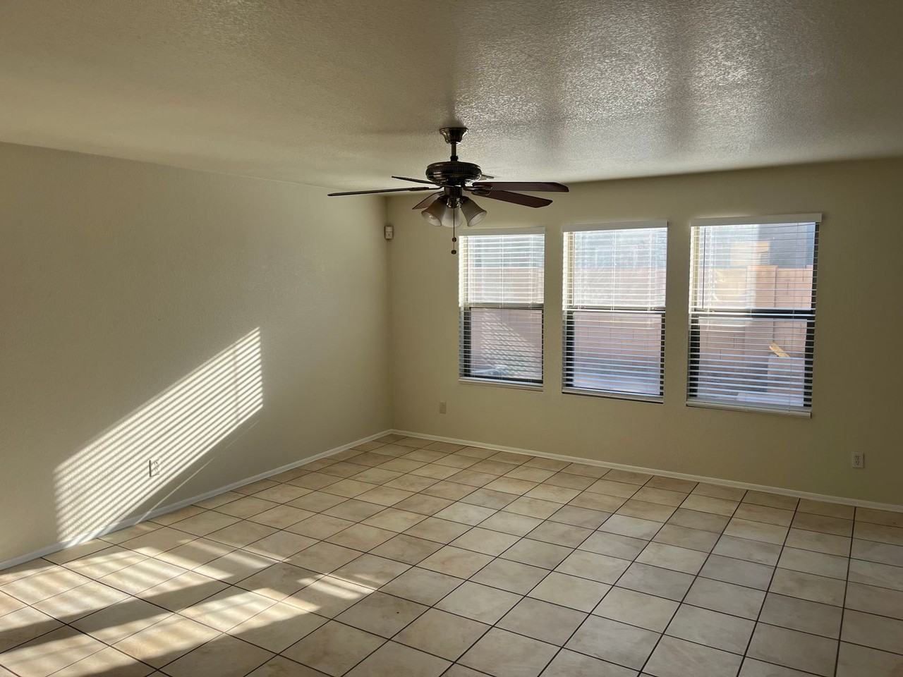 9441 W Jamestown Rd - Photo 3 of 15