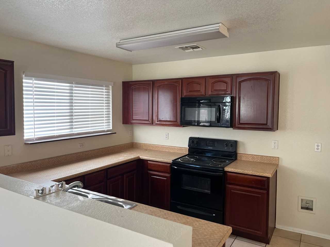 9441 W Jamestown Rd - Photo 4 of 15