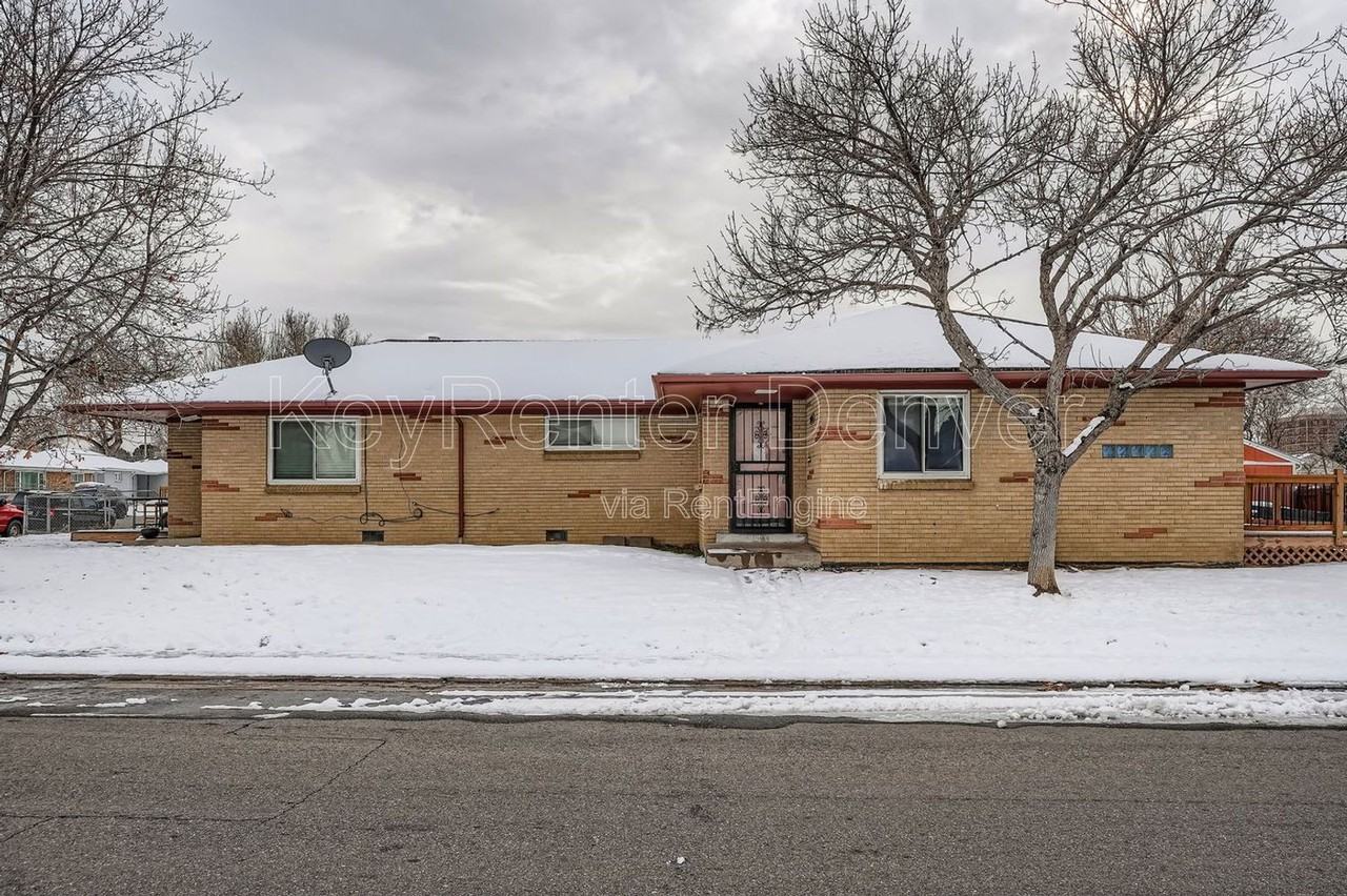 3595 Grape St - Photo 2 of 18