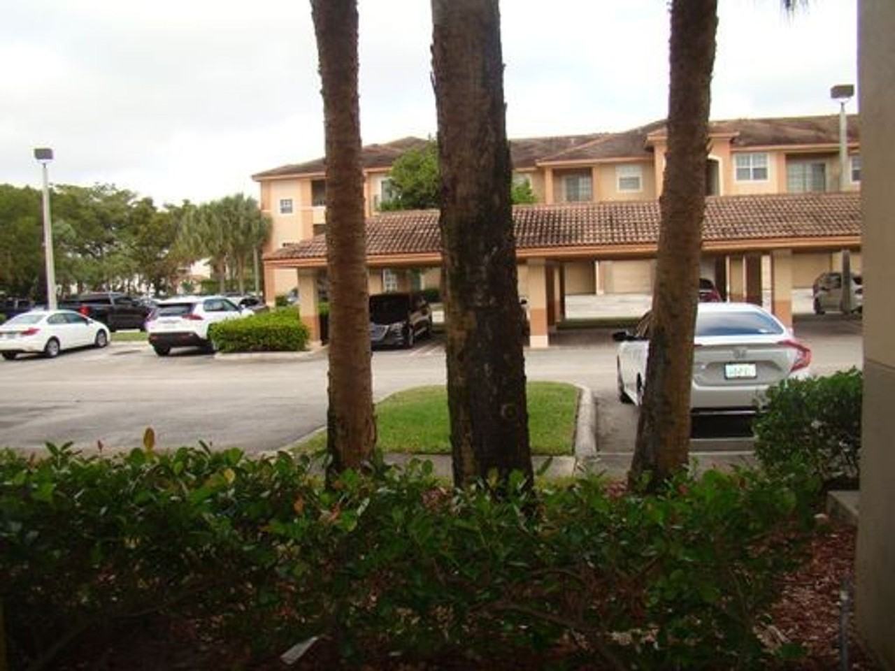 10126 Nw 33rd St - Photo 6 of 9