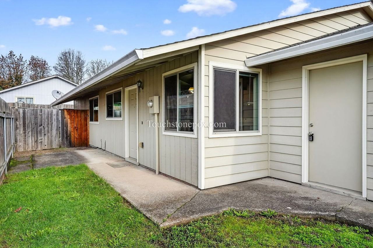 1920 S Alpine St - Photo 6 of 35