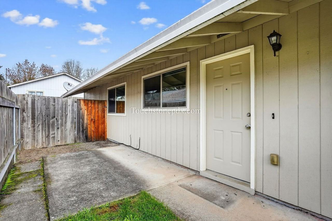 1920 S Alpine St - Photo 7 of 35