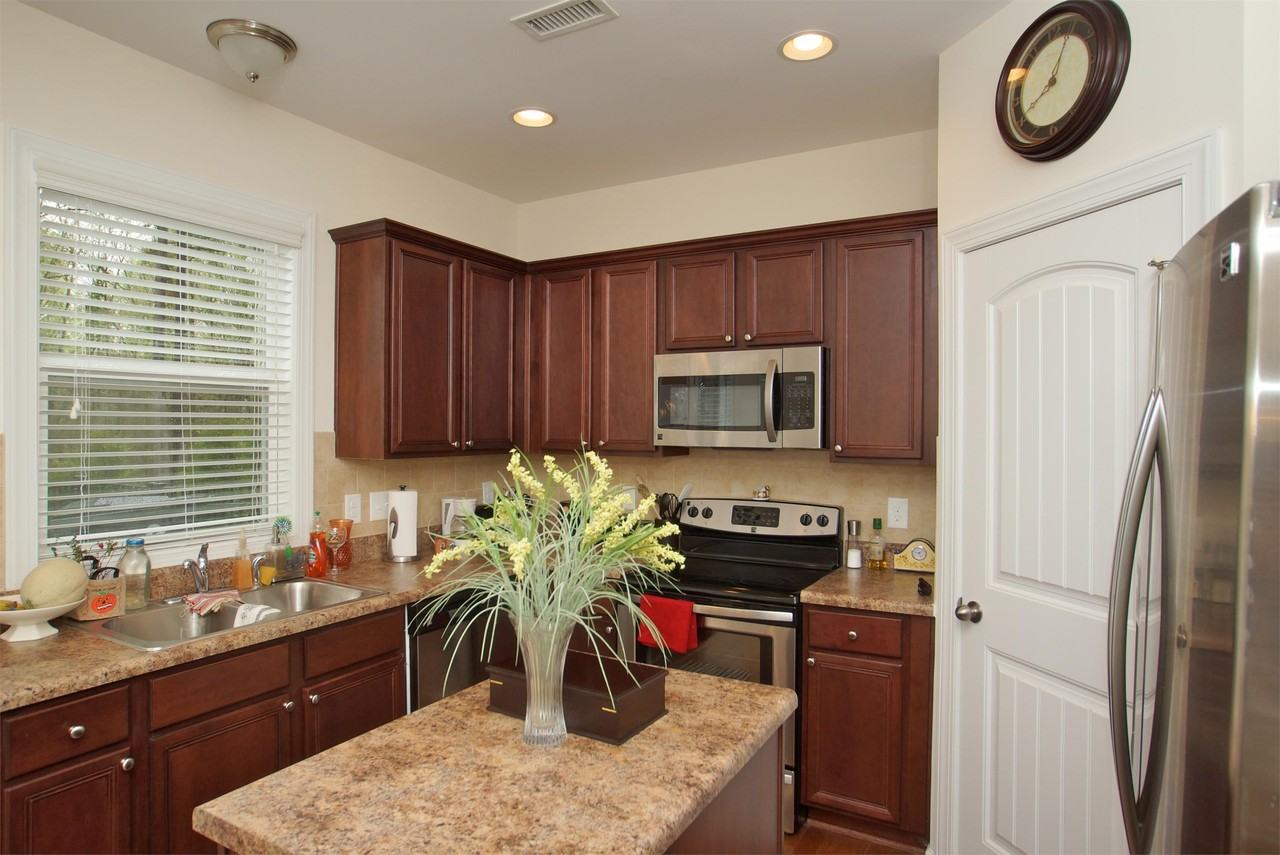 105 Cobalt Creek Way #1 - Photo 2 of 33