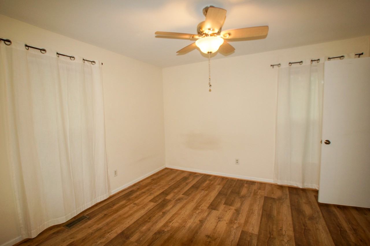 102 Weatherstone Dr #1 - Photo 4 of 19