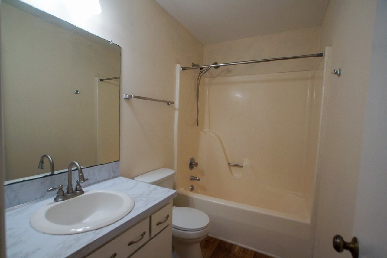 102 Weatherstone Dr #1 - Photo 5 of 19