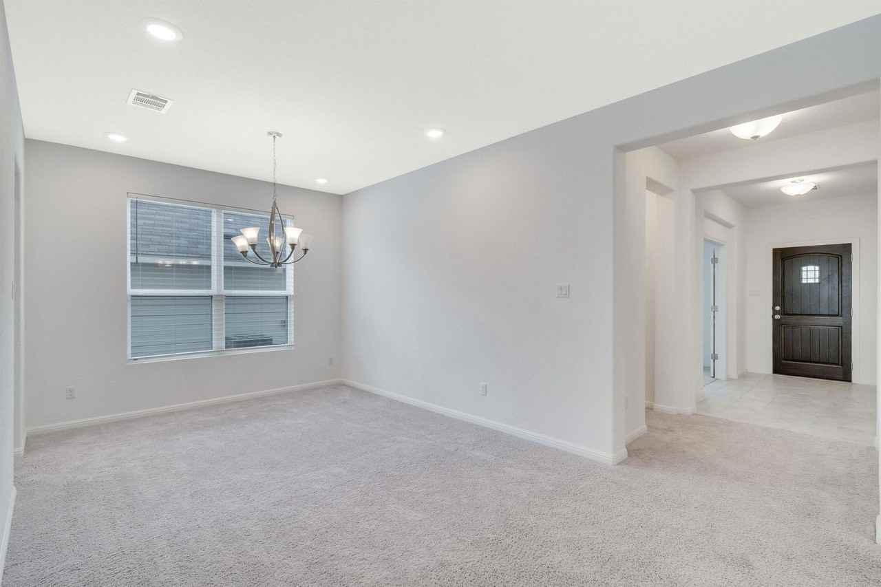 17629 Shafer Dr - Photo 4 of 50