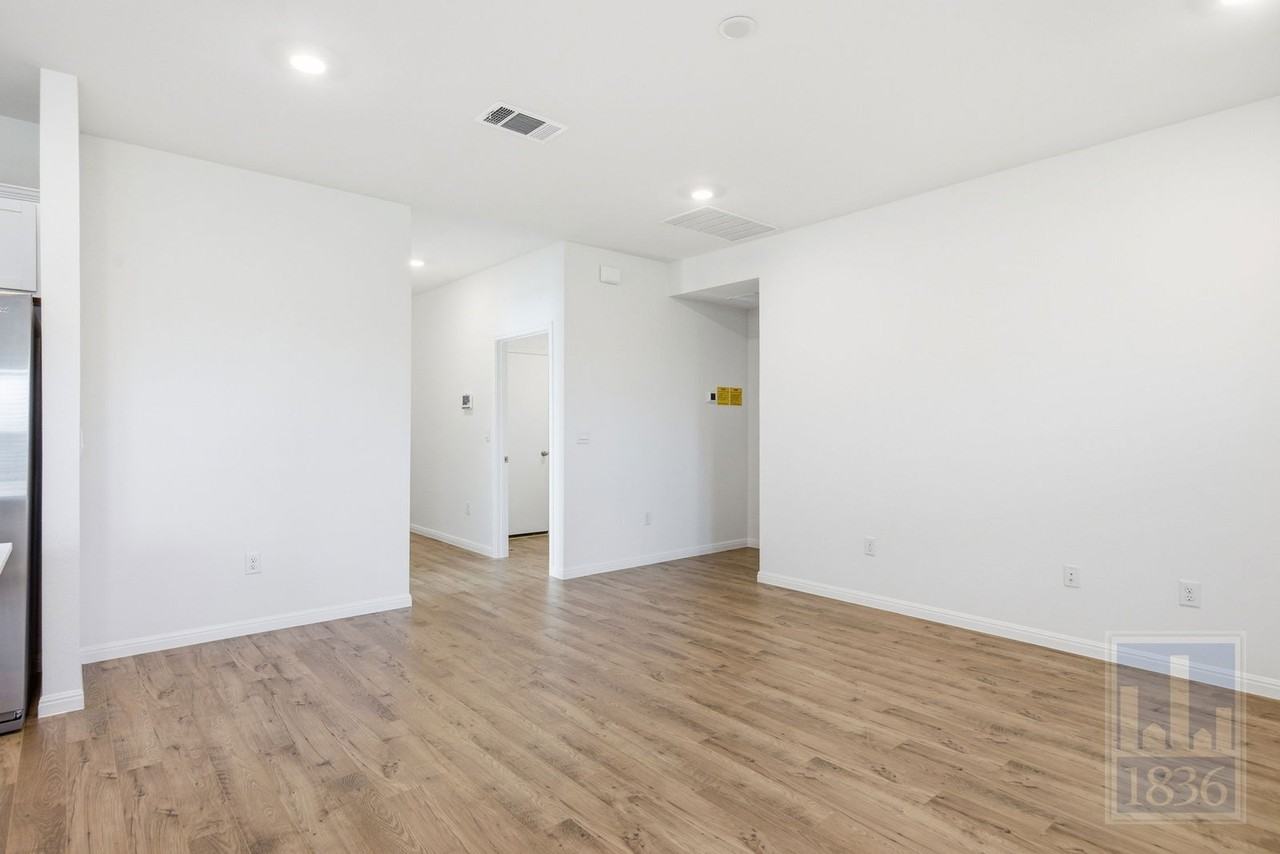 Buntline Hitch Drive - Photo 3 of 50