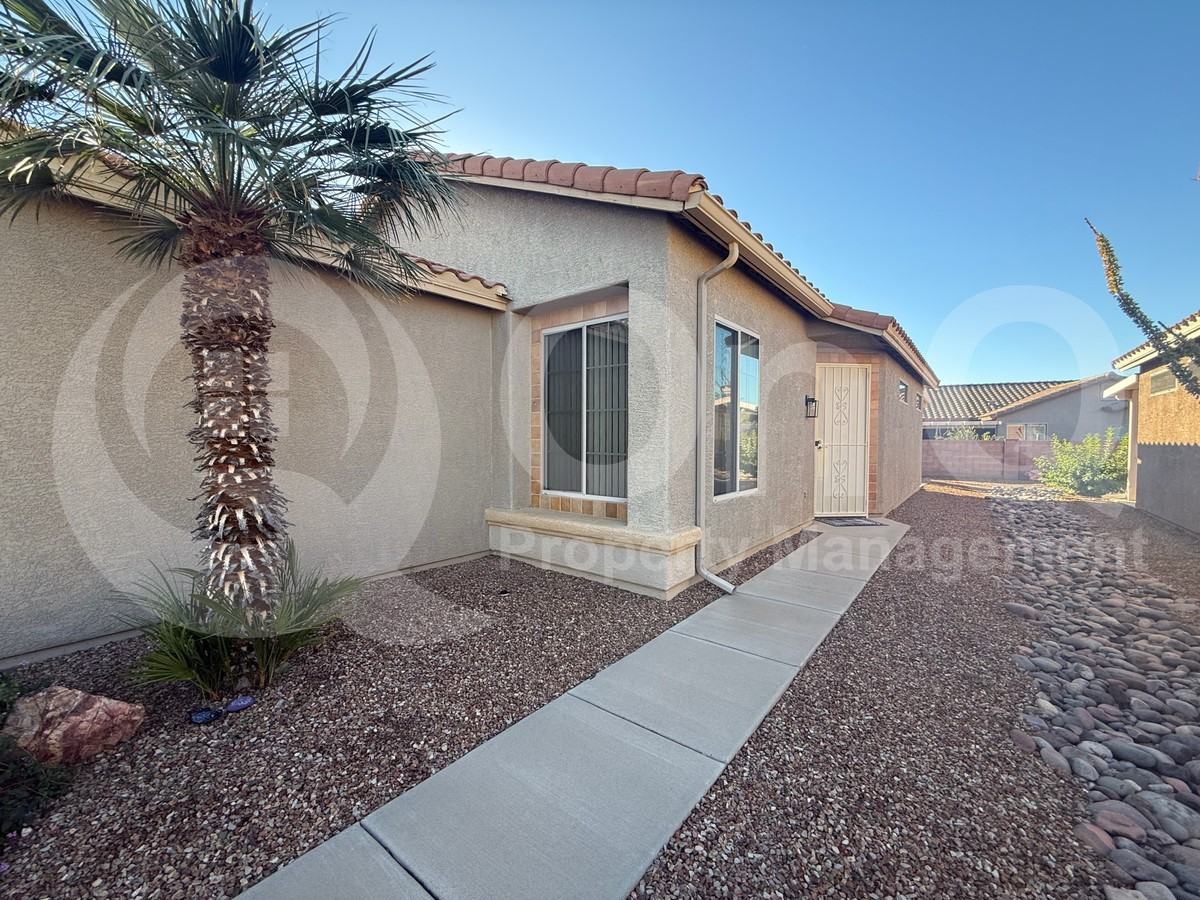 9413 N Desert Mist Ln - Photo 3 of 19