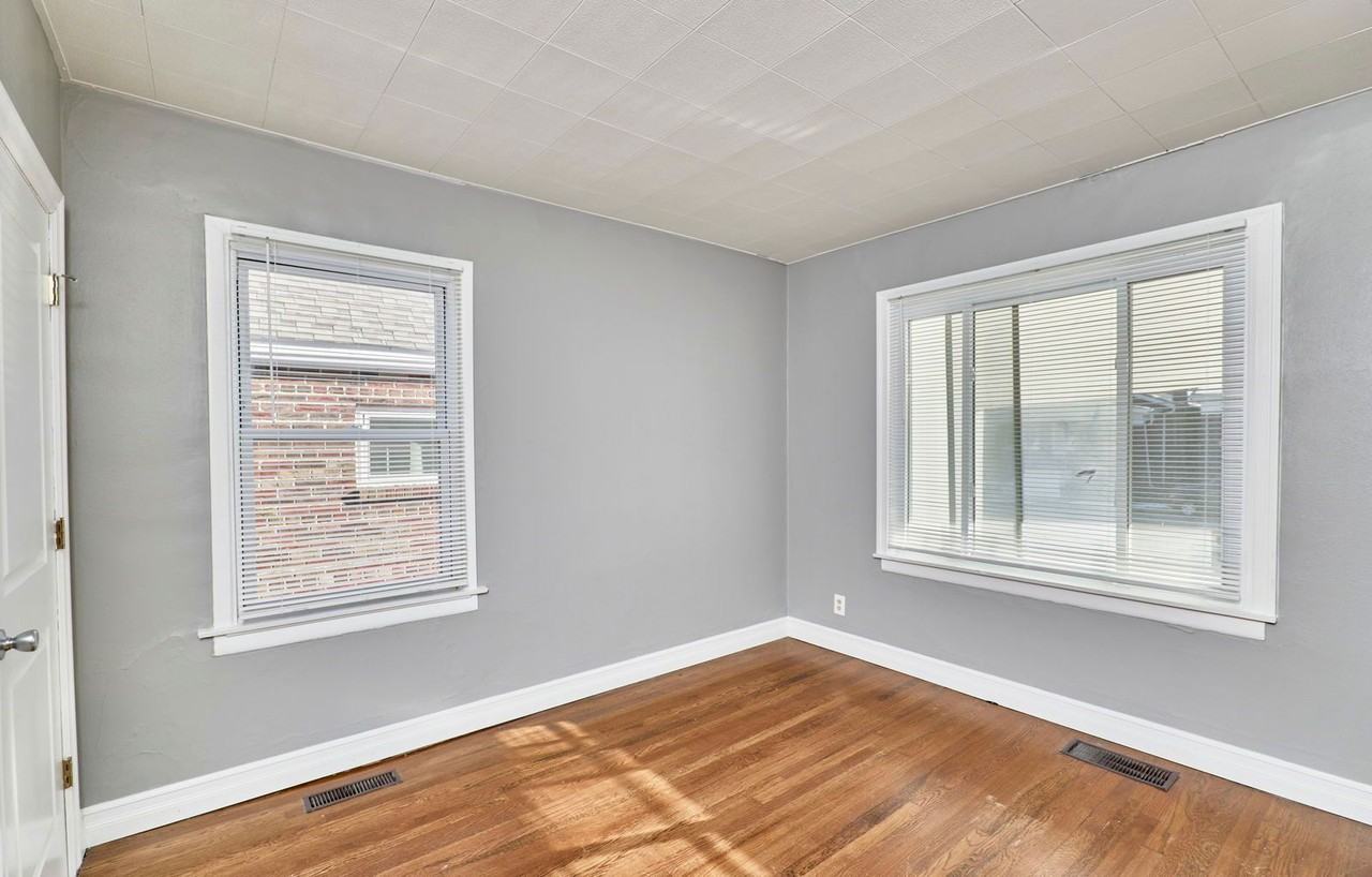 6805 Morganford Rd - Photo 6 of 20