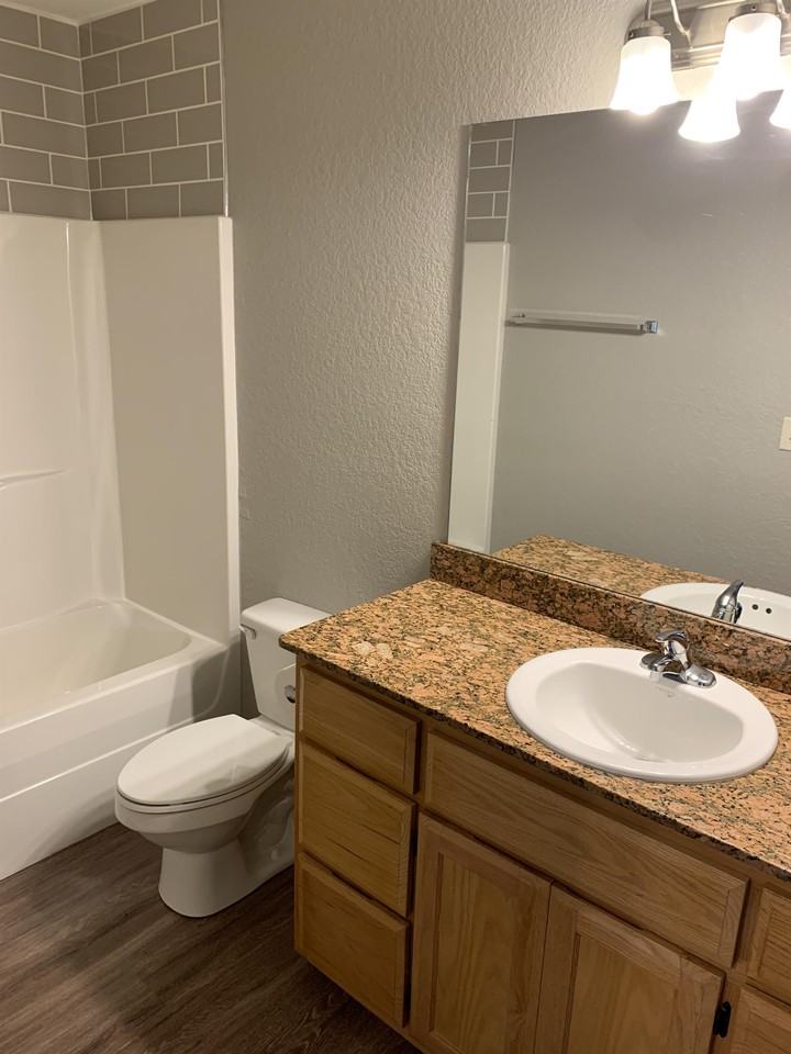 3005 Sw Windrift Ave #1 - Photo 7 of 10