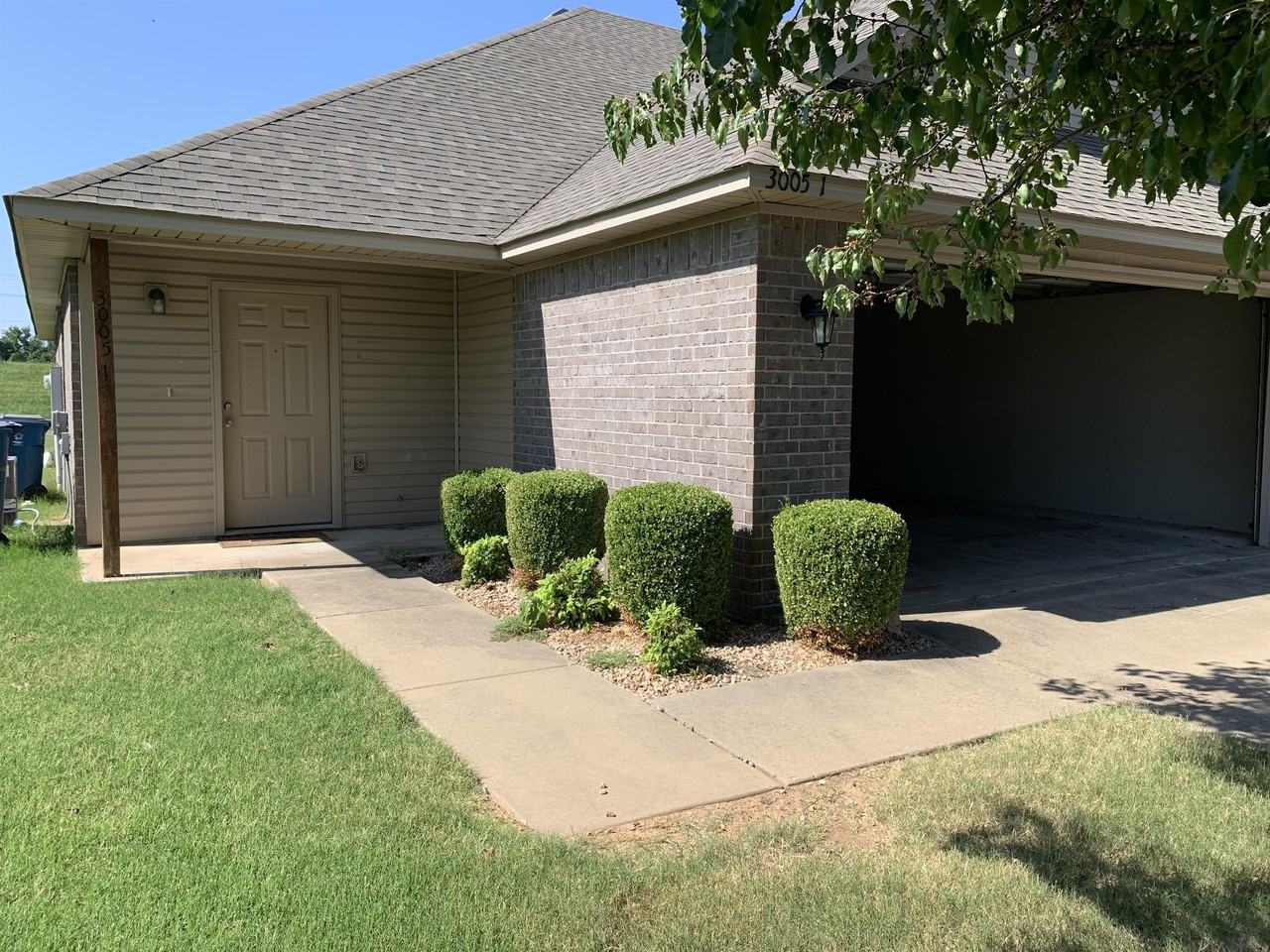 3005 Sw Windrift Ave #1 - Photo 4 of 10