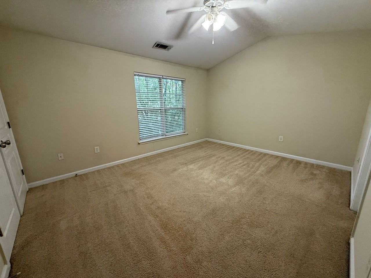 490 Barnett Shoals Rd - Photo 5 of 17