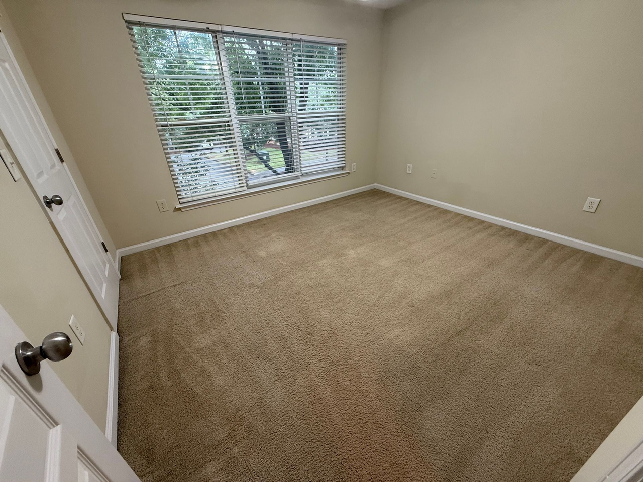 490 Barnett Shoals Rd - Photo 7 of 17
