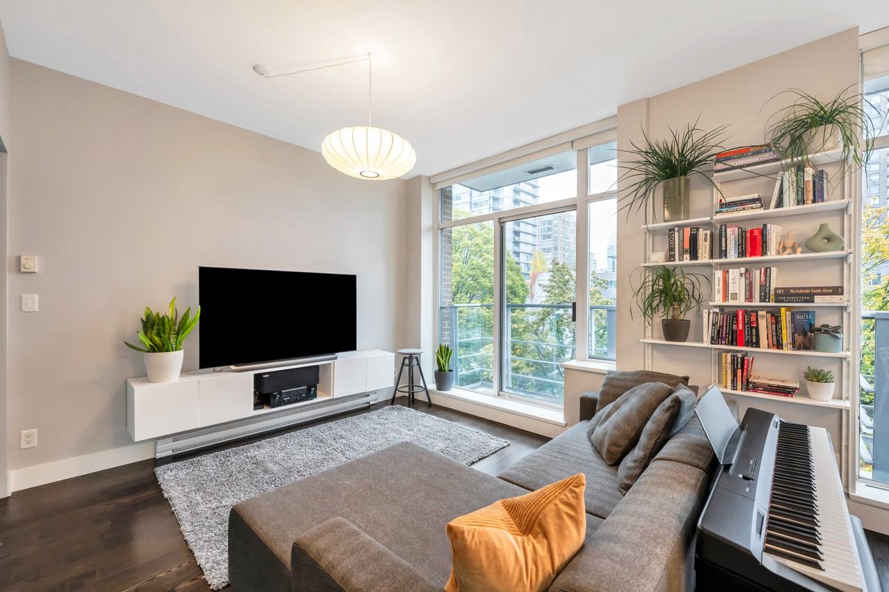 535 Smithe Street #305 - Photo 2 of 28