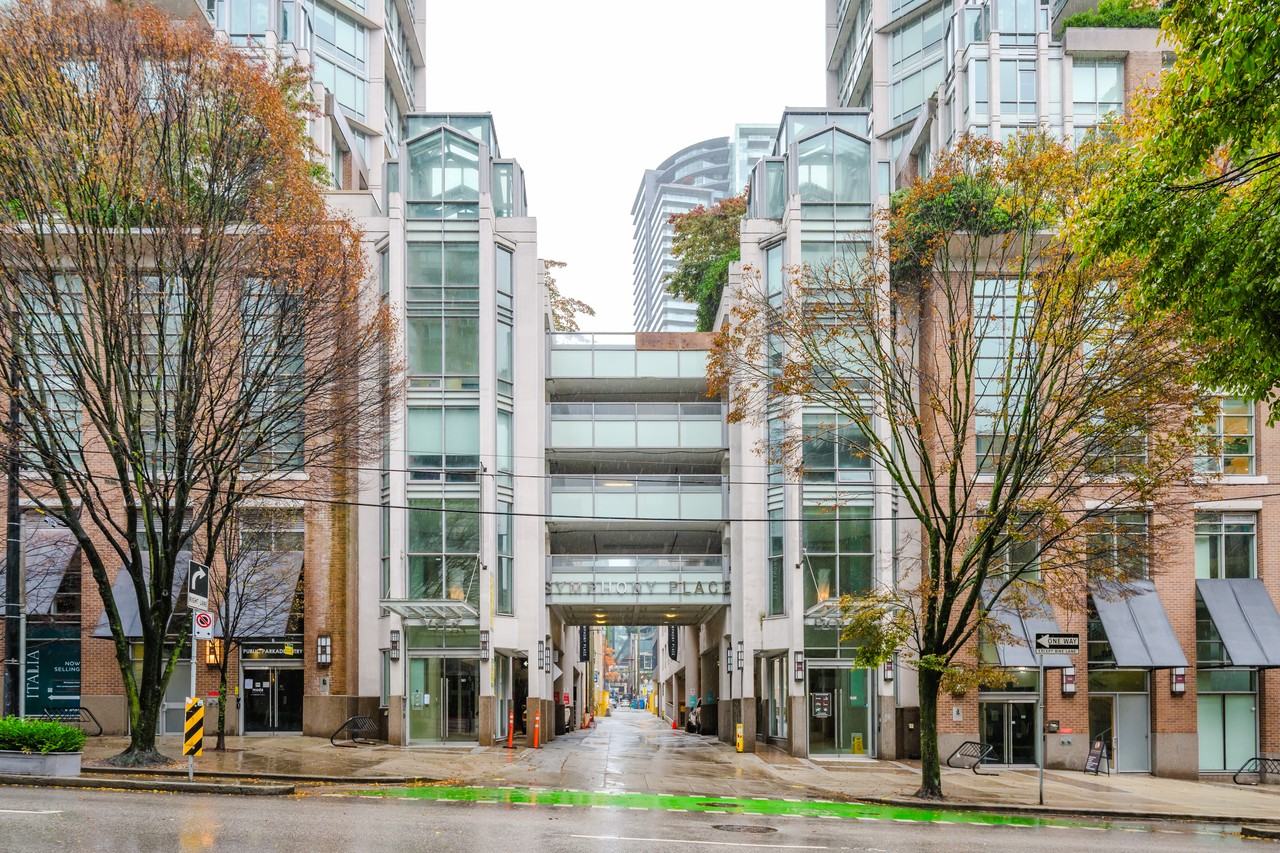 535 Smithe Street #305 - Photo 5 of 28