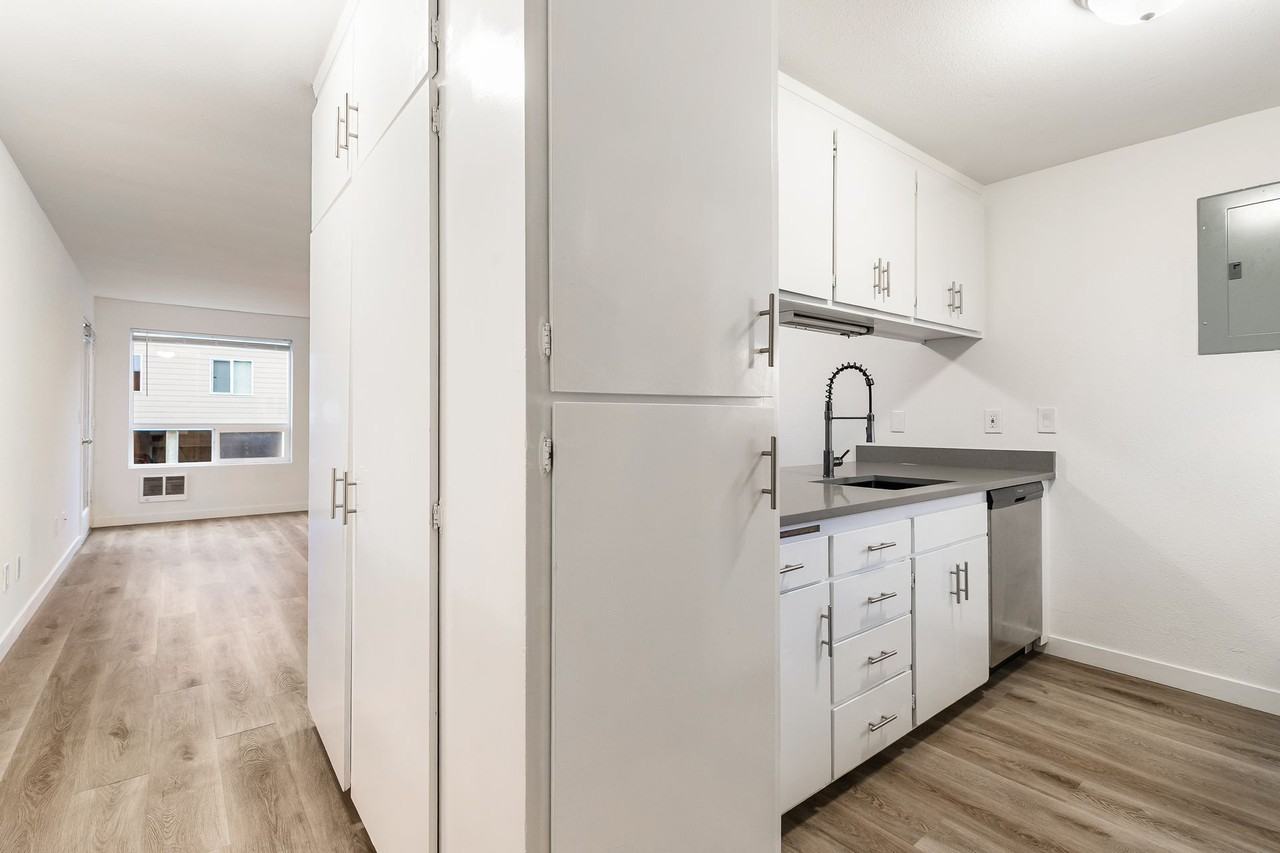 Fremont Apartments - Photo 4 of 7