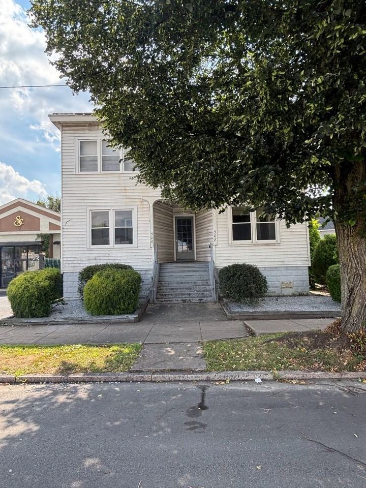 506 Market St - Photo 2 of 15