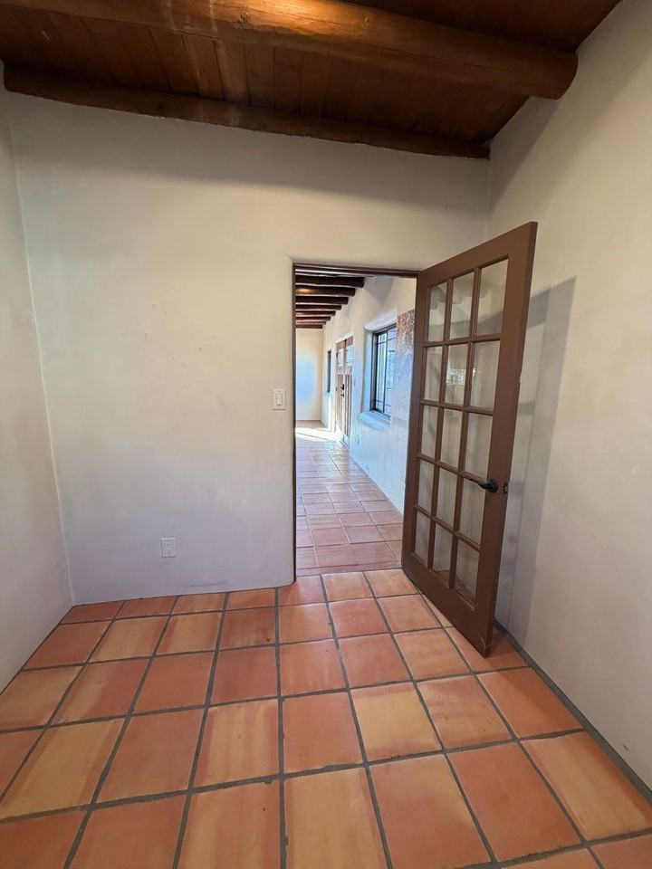 152 Lorenzo Road - Photo 7 of 50