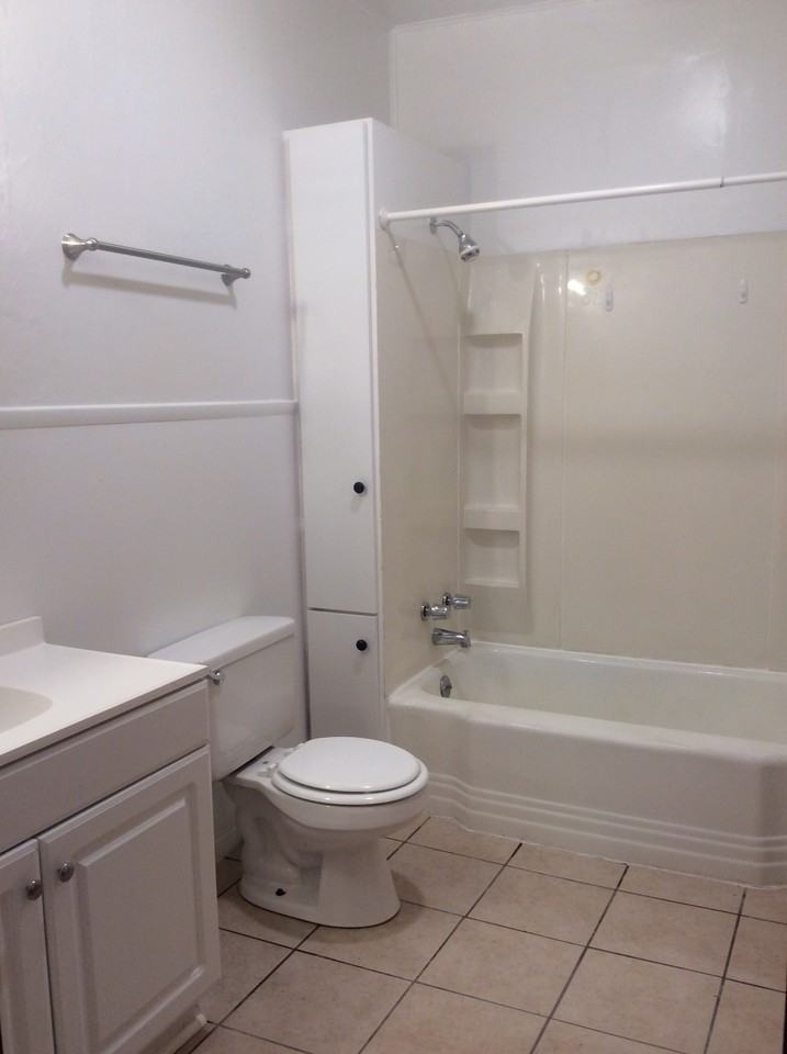 1109 Harrison Ave - Photo 4 of 9