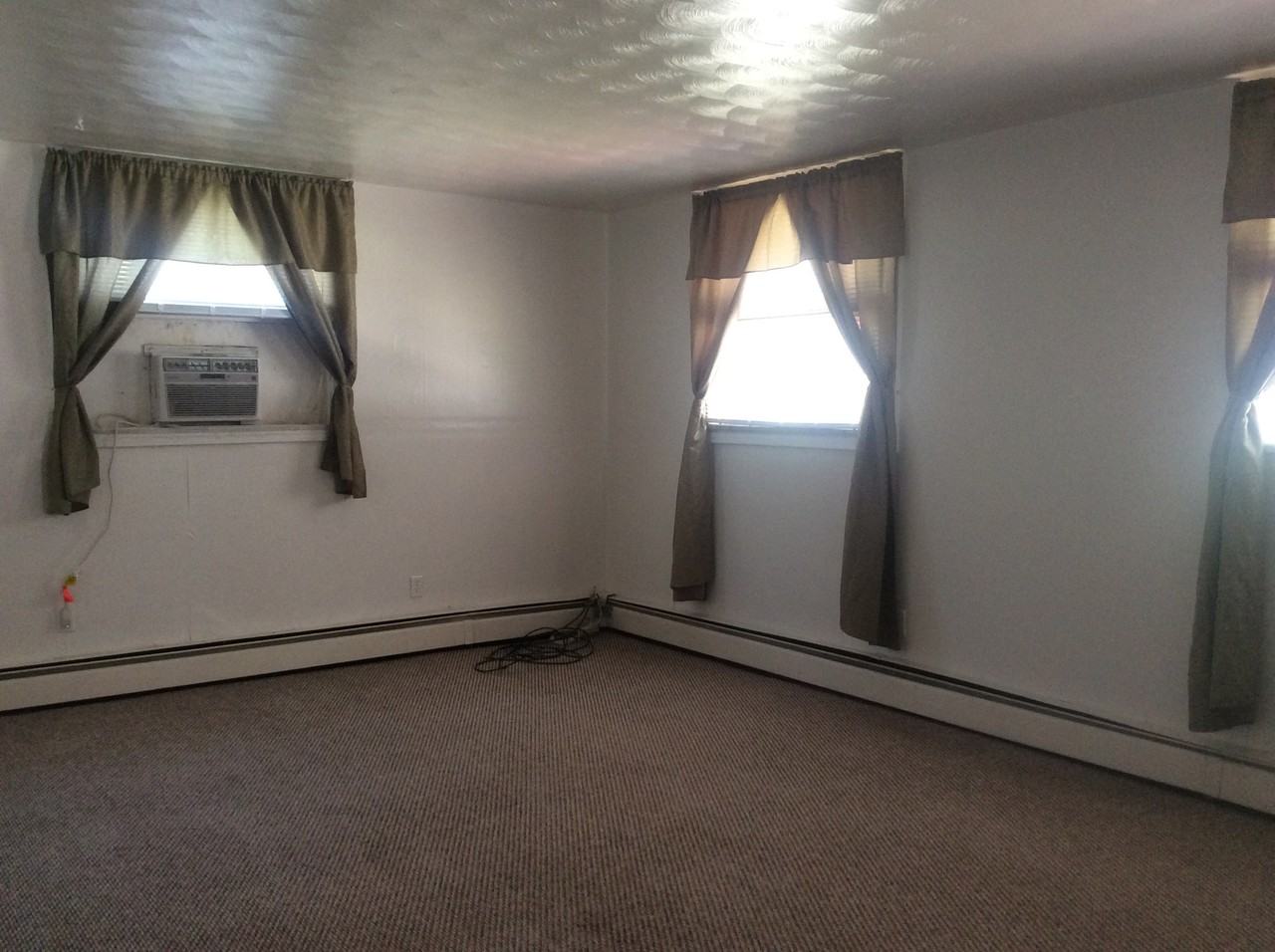 1109 Harrison Ave - Photo 6 of 9