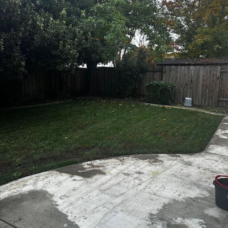 340 Lyman Cir - Photo 5 of 17