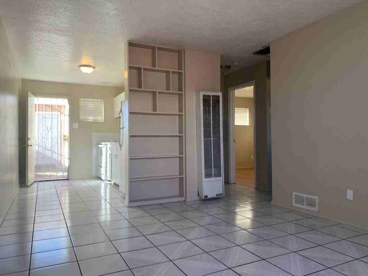 Spacious 2 Bedroom Apartment with Washer Included - Photo 4 of 22