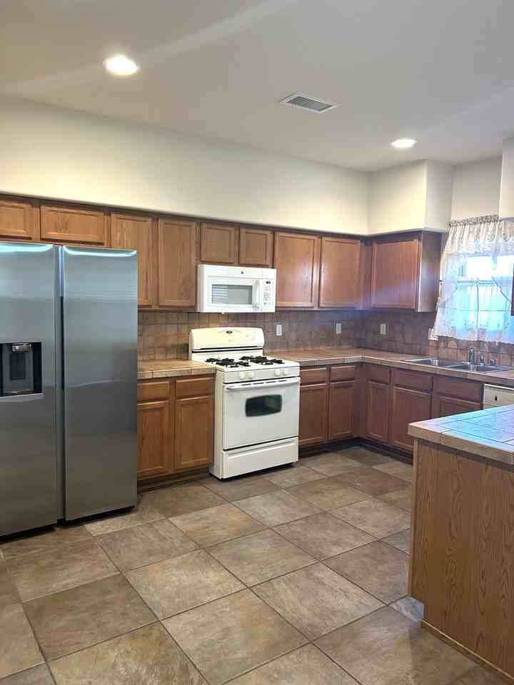 7023 Vuelta Vistoso - Photo 5 of 23