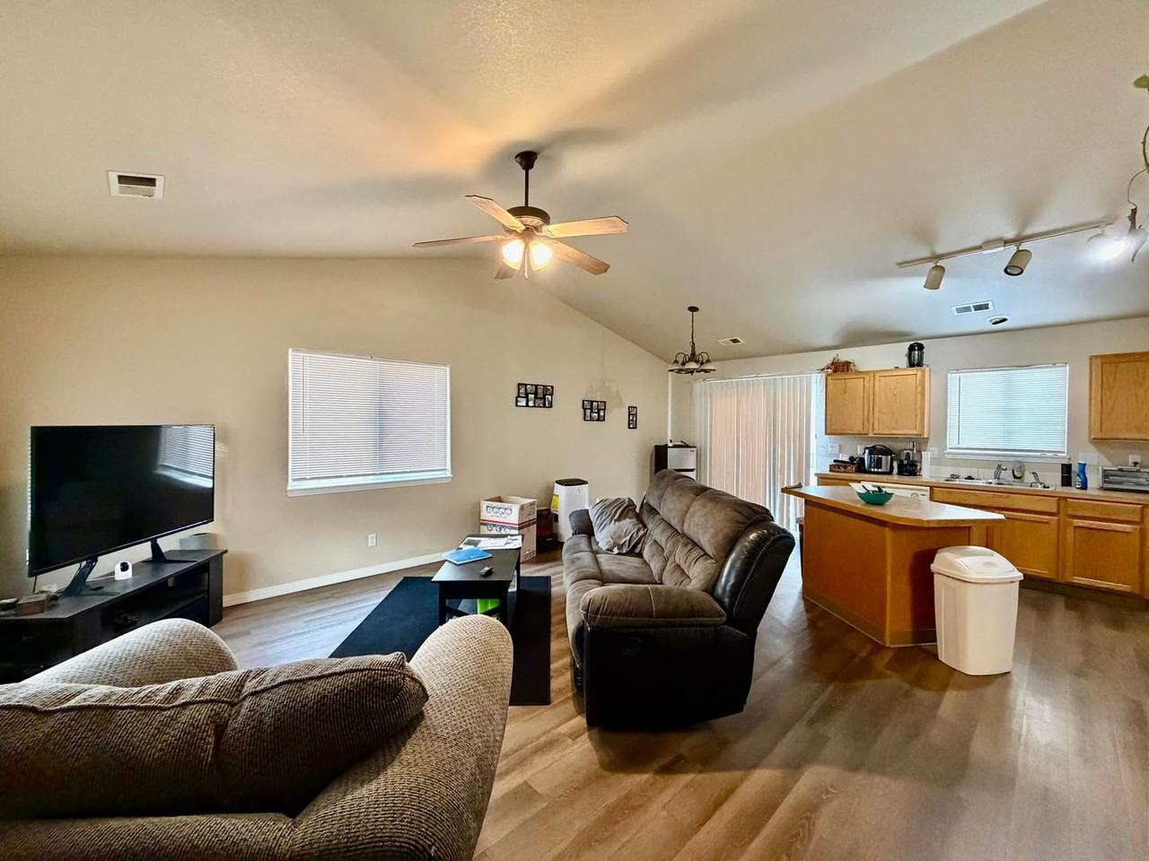 310 South Rachel Avenue - Photo 2 of 14