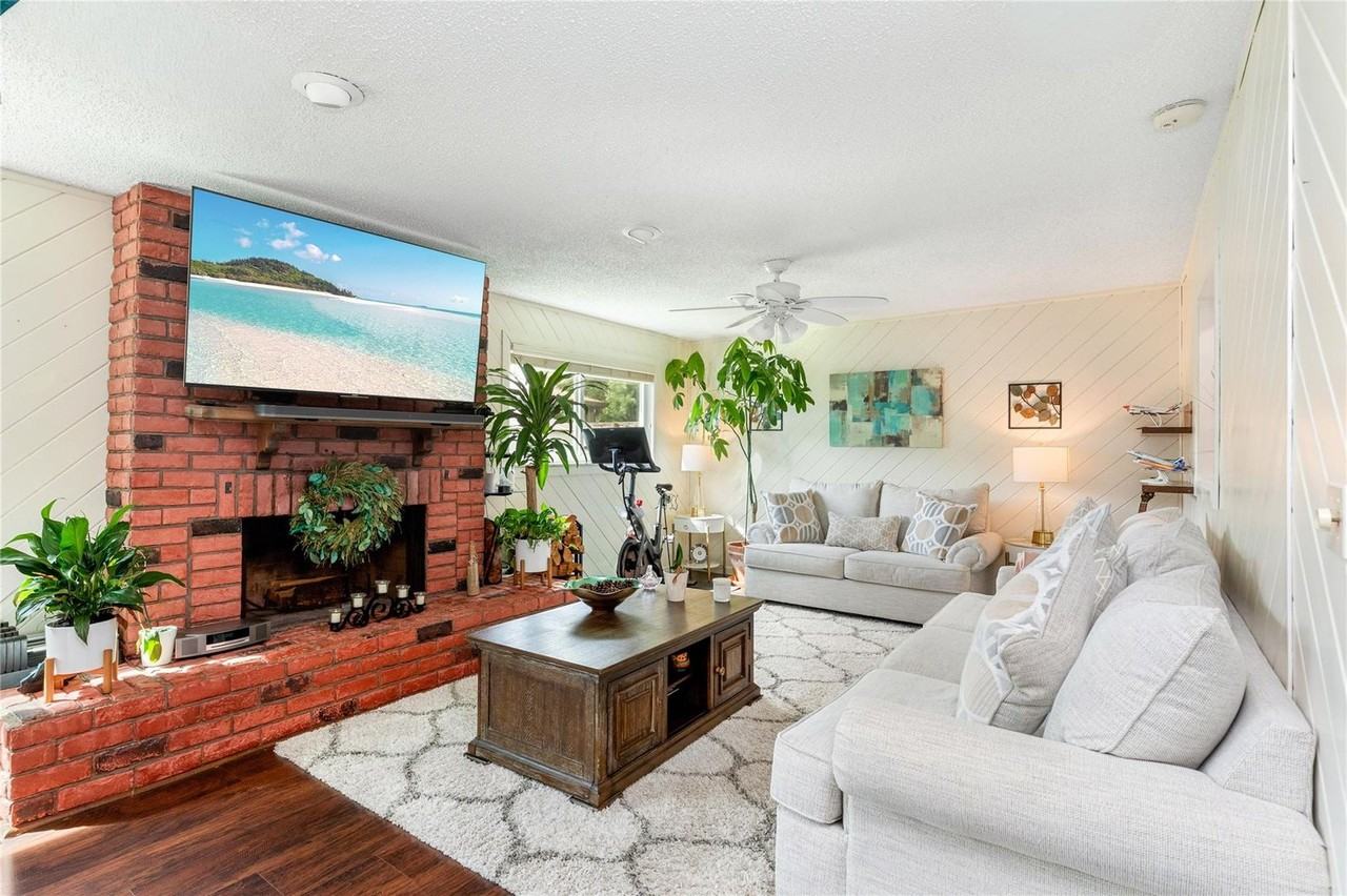 3130 Nw 69th St - Photo 4 of 18