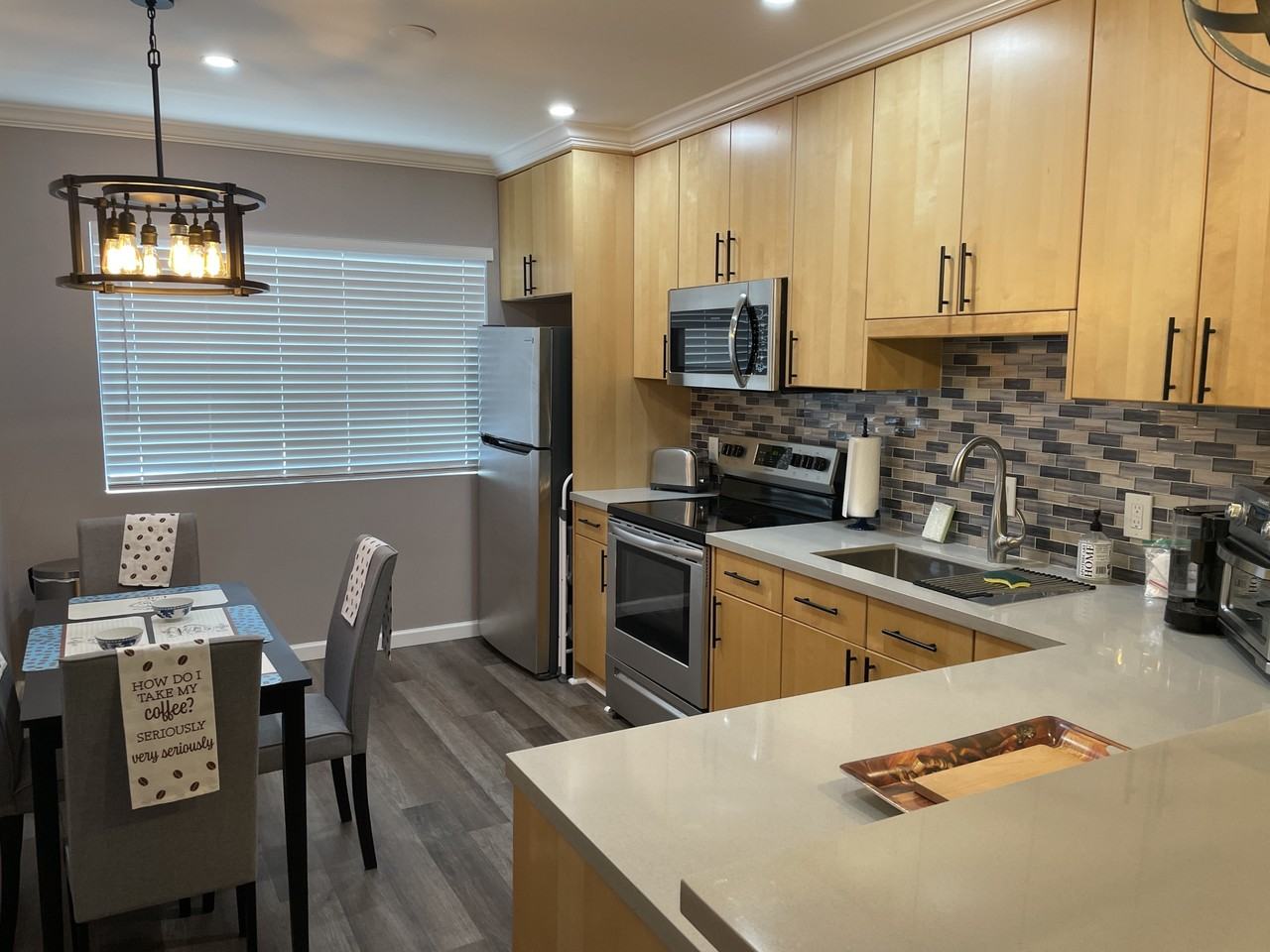 721 E Montebello Ave #225 - Photo 4 of 11