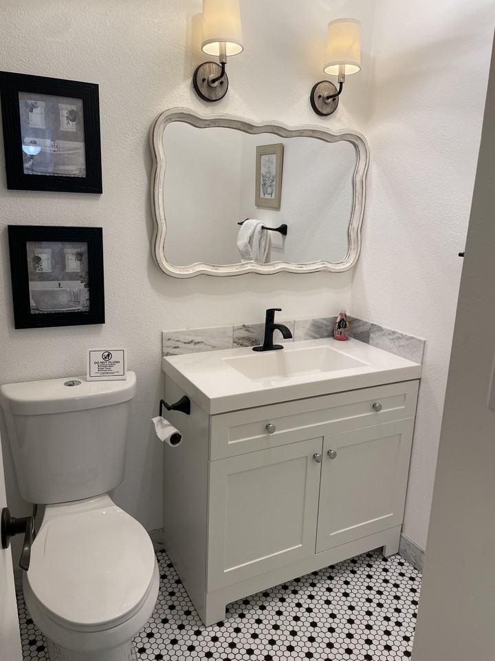 721 E Montebello Ave #225 - Photo 3 of 11