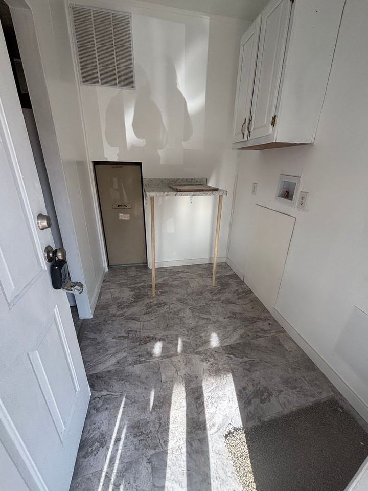 301 Archie Street - Photo 3 of 14