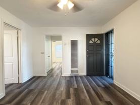 LB5660 - Photo 1 of 1