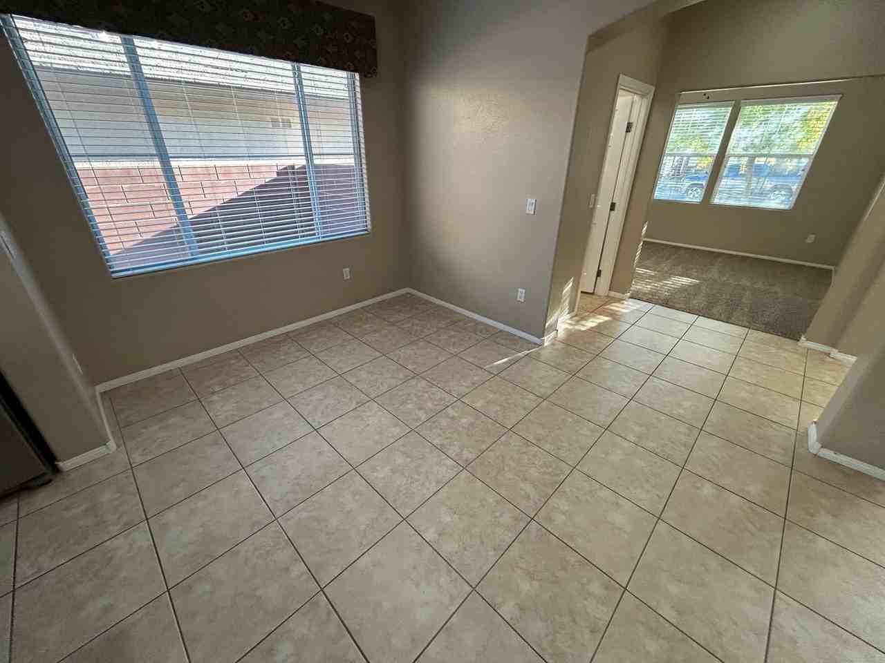 10410 Timber Star Ln - Photo 3 of 38
