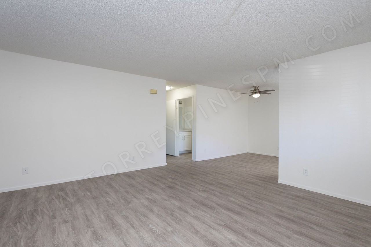 1386 Oakdale Ave - Photo 5 of 14