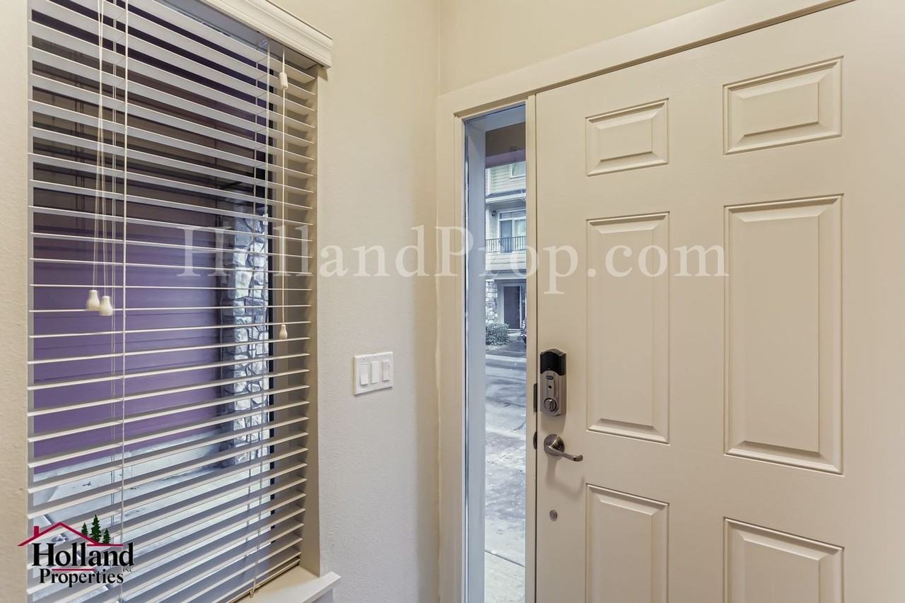 474 Ne Tork Pl - Photo 4 of 18