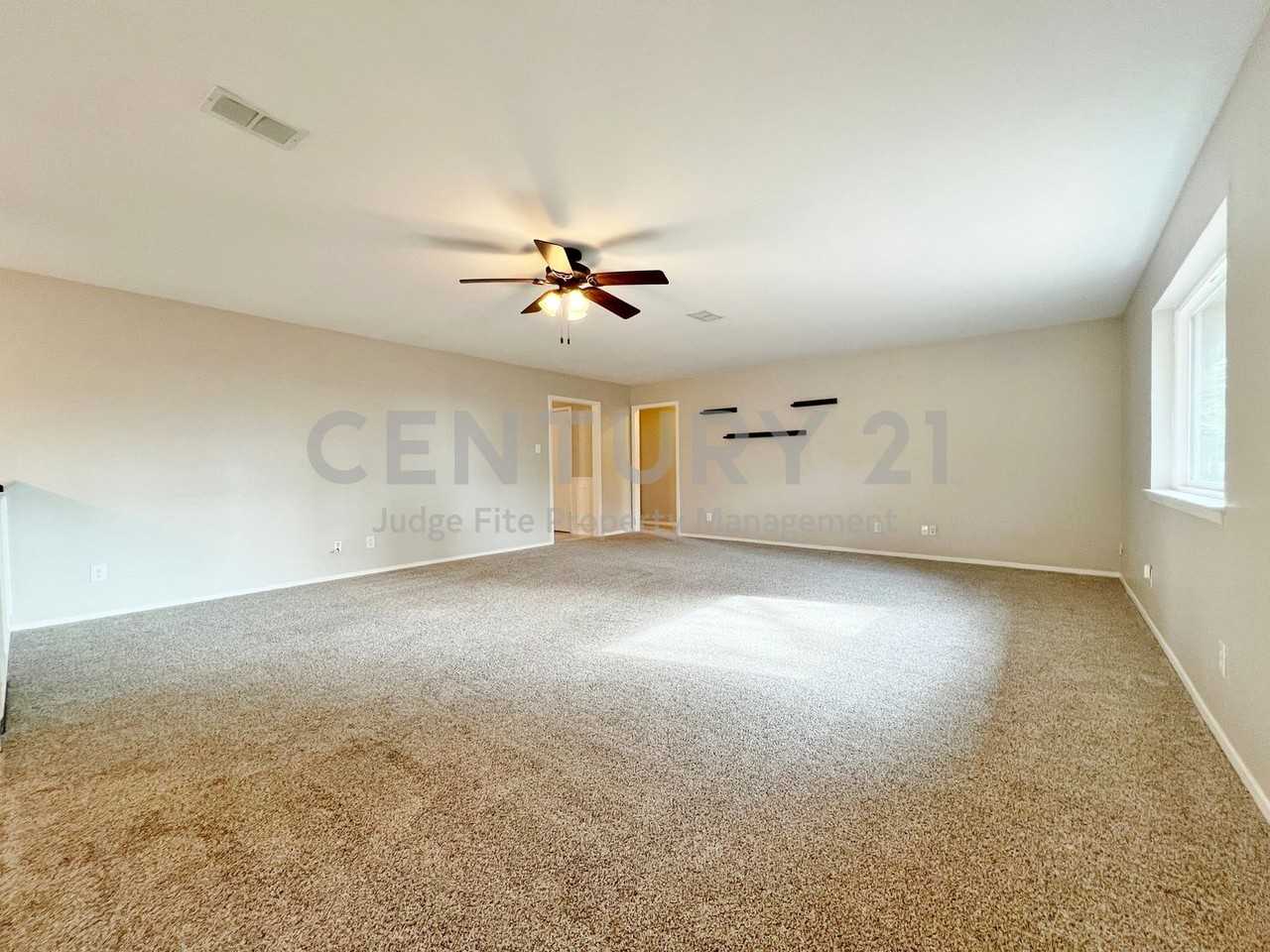 3920 Sanguinet St - Photo 3 of 16