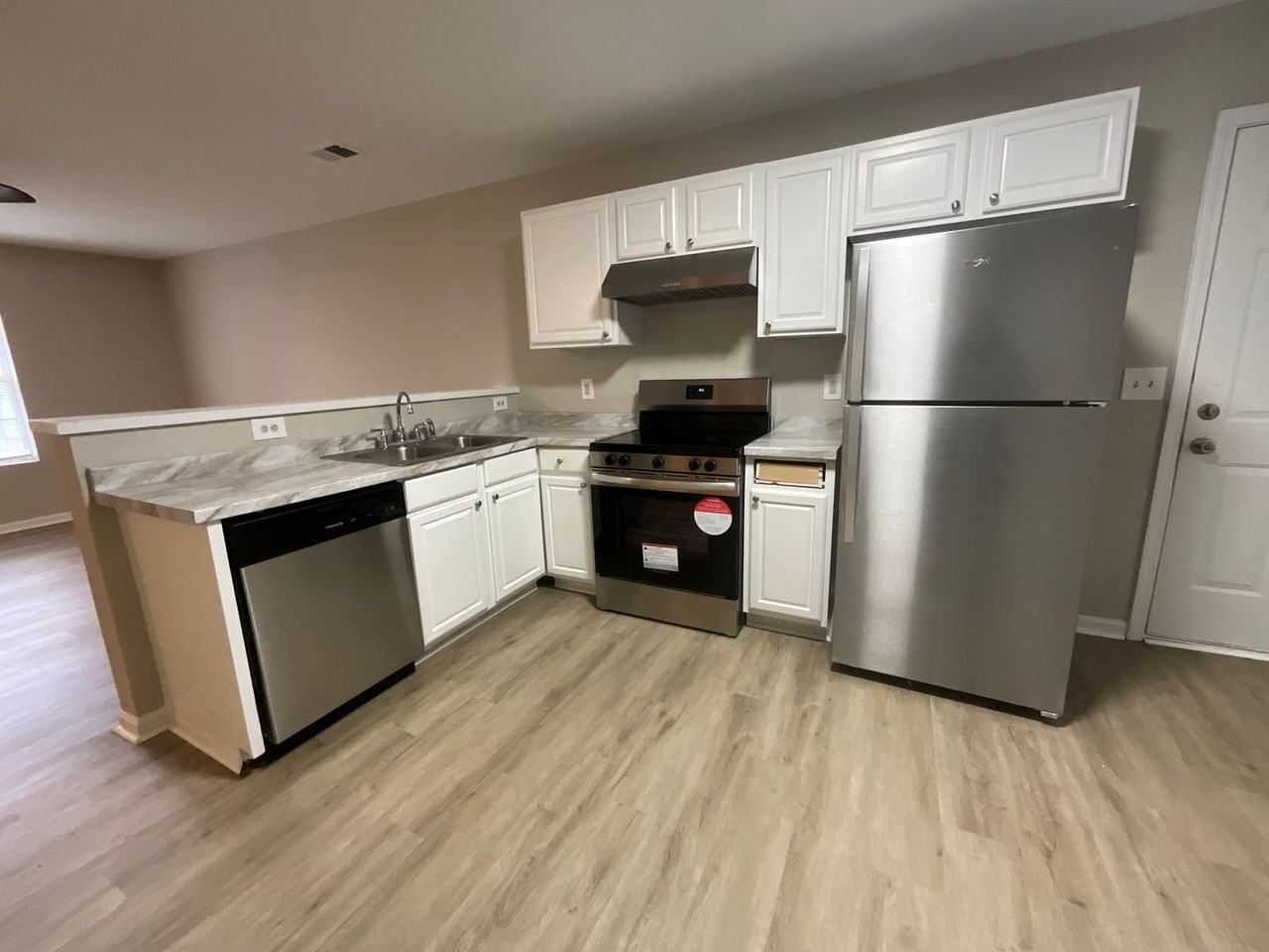 1506 Hidden Creek Ter - Photo 6 of 18