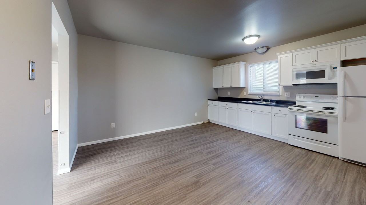 2600 4th St NW - Photo 7 of 20