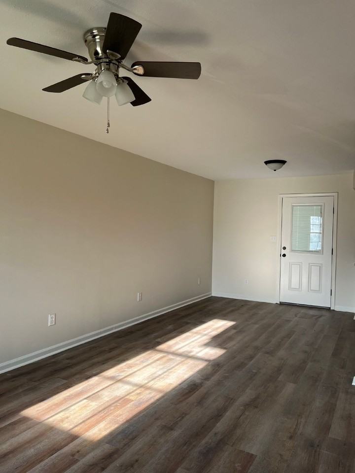 820 Smith Ave - Photo 3 of 27