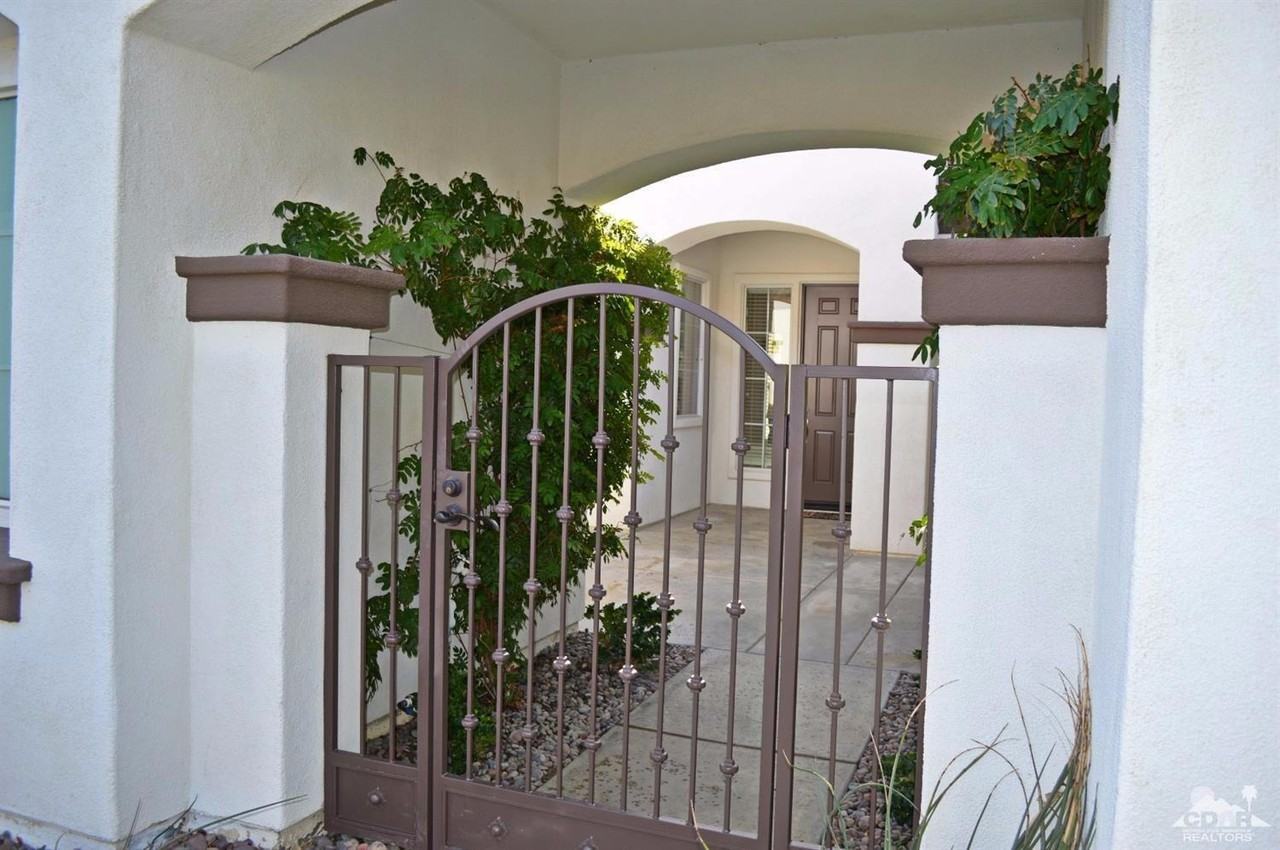 105 Rubino Ct - Photo 4 of 34