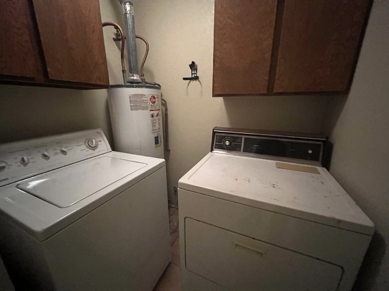 1785 W Elm St - Photo 5 of 17