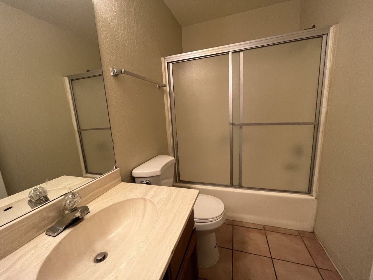 1785 W Elm St - Photo 6 of 17