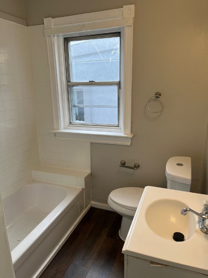 20 Vine Street - Photo 5 of 6