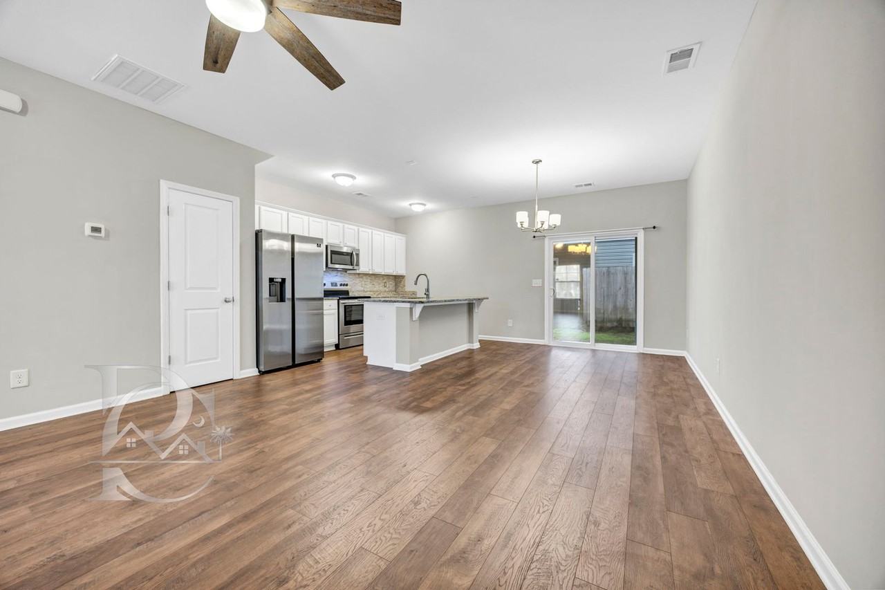 131 Hunters Grove Dr - Photo 3 of 22