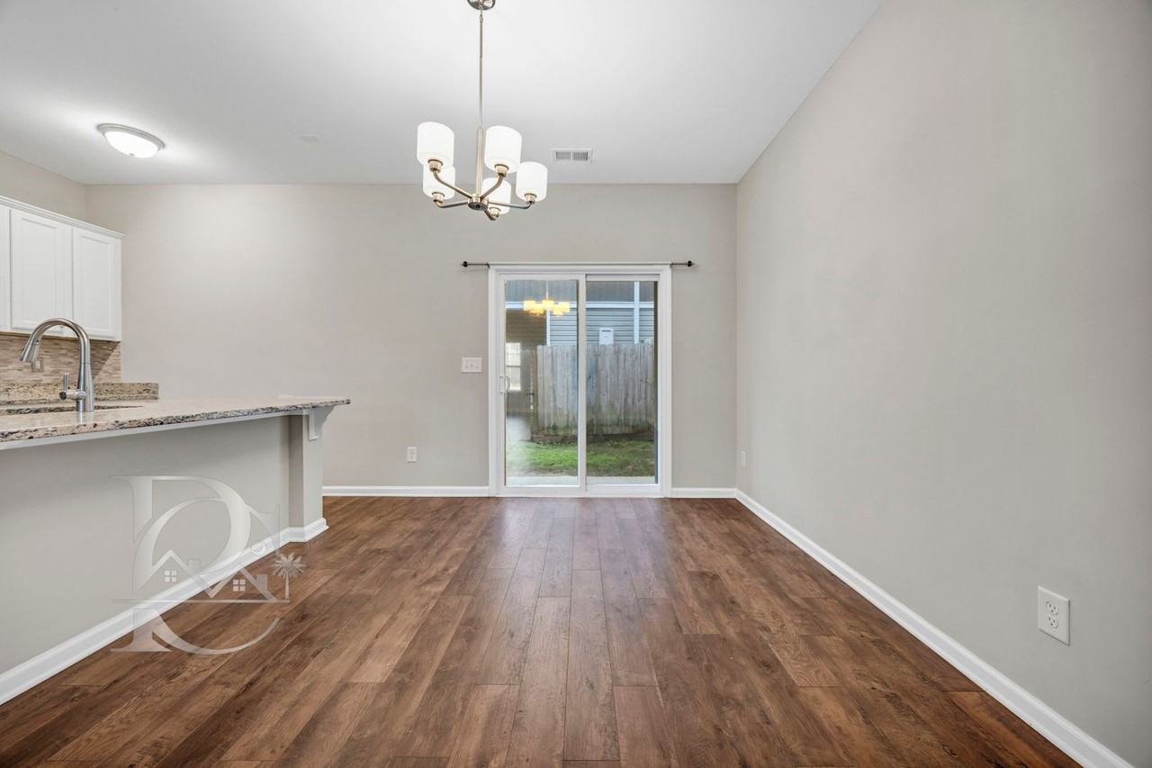 131 Hunters Grove Dr - Photo 4 of 22