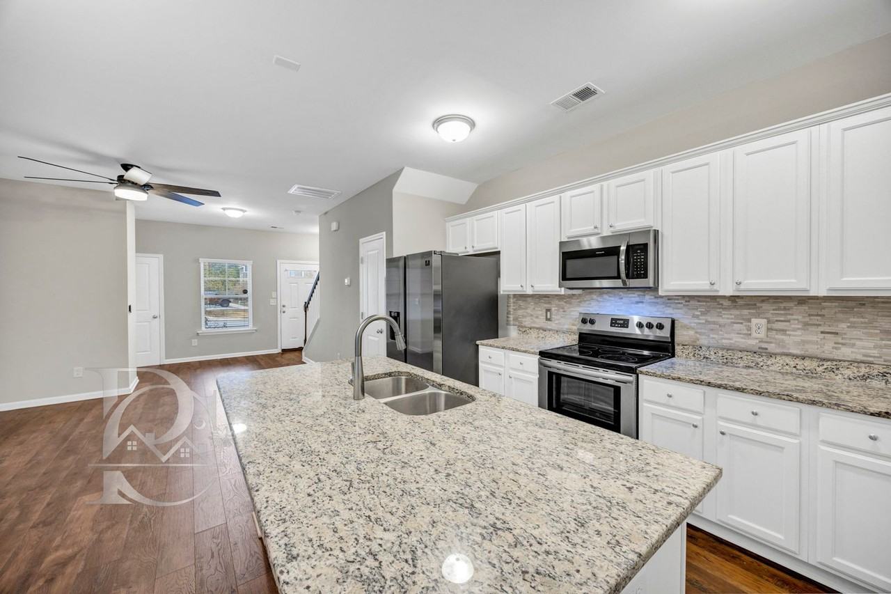 131 Hunters Grove Dr - Photo 6 of 22