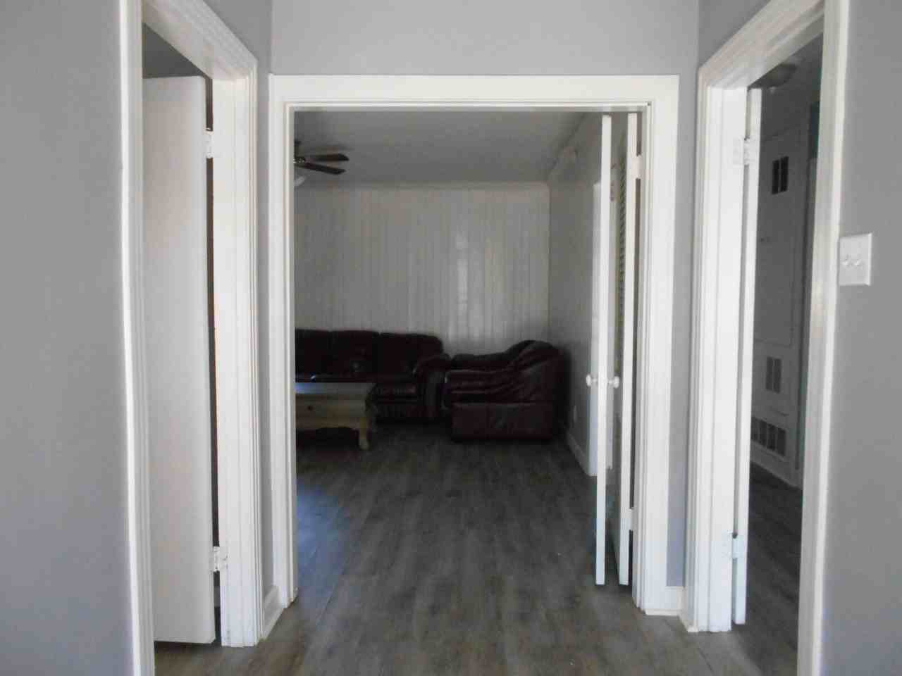 2614 31st Street - Photo 3 of 15