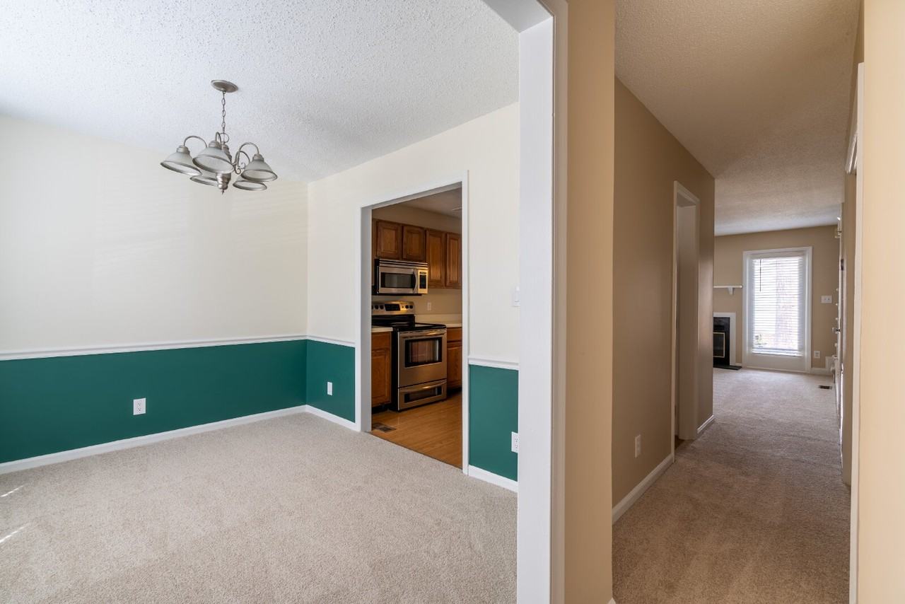 5419 Sharpe Drive - Photo 6 of 31